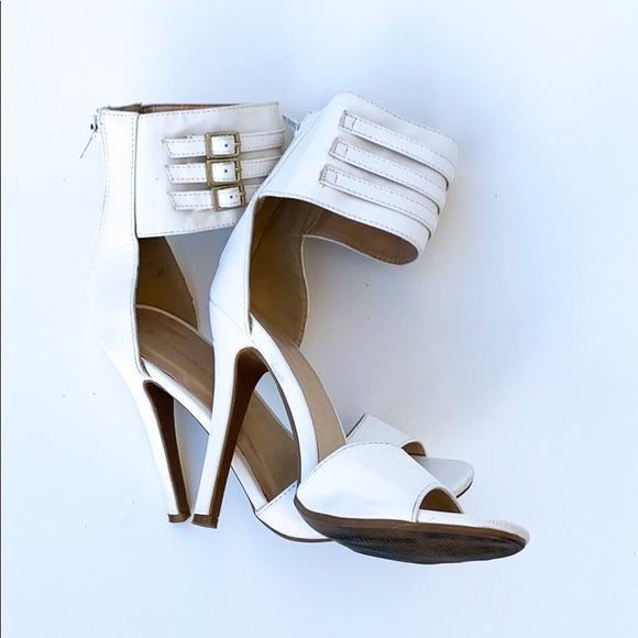 Shoe Republic LA White Ankle Strap Open Toe Heels - Picture 8 of 8